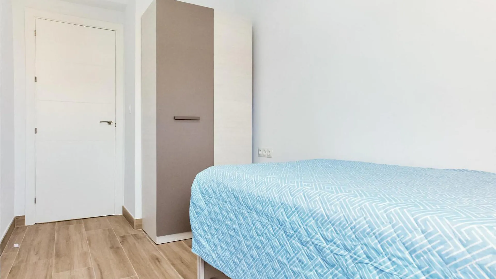 Beautiful Apartment In Cadiz With Kitchen 0*,